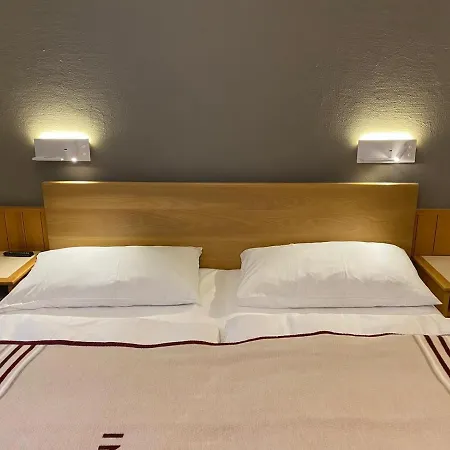 Petit Steffani Hotell 3*